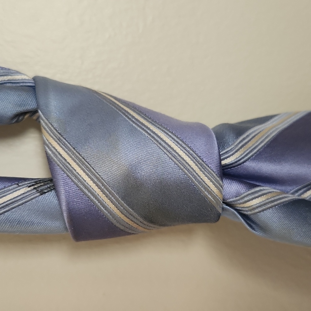 Men tie